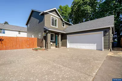 647 NE Autumn Ridge Dr, McMinnville, OR 97128 - Photo 2