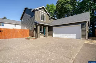 647 NE Autumn Ridge Dr, McMinnville, OR 97128 - Photo 2