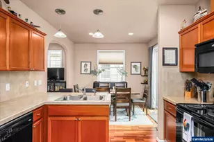 837 SE Bayshore Cir, Corvallis, OR 97333 - Photo 10
