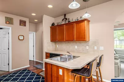 837 SE Bayshore Cir, Corvallis, OR 97333 - Photo 8