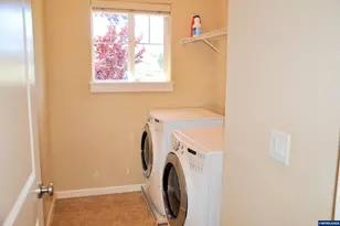 3066 Elliot St NW, Salem, OR 97304 - Photo 16