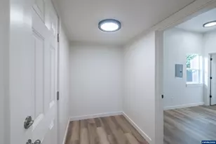 2194 Vaughn Ave NE, Salem, OR 97301 - Photo 12