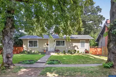 196 23rd St SE, Salem, OR 97301 - Photo 1