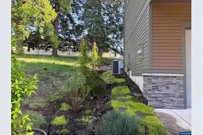 3971 Village Center Dr SE, Salem, OR 97302 - Photo 4