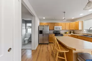 886 N 7th St, Harrisburg, OR 97446 - Photo 14