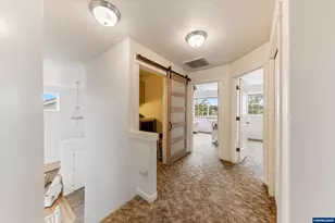 886 N 7th St, Harrisburg, OR 97446 - Photo 28
