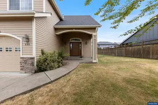886 N 7th St, Harrisburg, OR 97446 - Photo 4