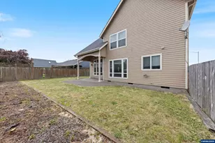 886 N 7th St, Harrisburg, OR 97446 - Photo 42