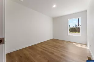 2012 18th Ave, Sweet Home, OR 97386 - Photo 16