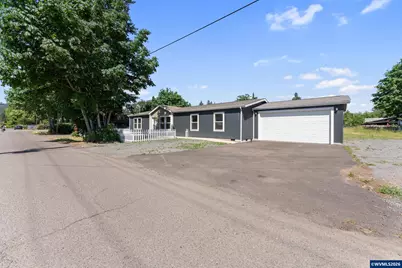 2012 18th Av, Sweet Home, OR 97386 - Photo 2