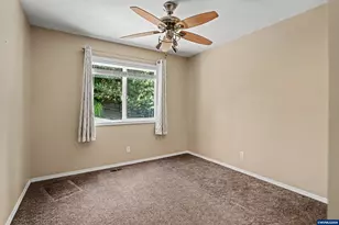496 SE Walnut Cir, Dallas, OR 97338 - Photo 22