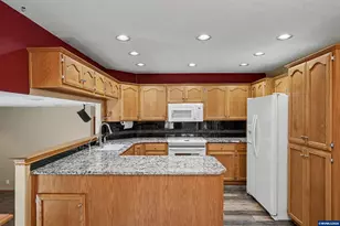 496 SE Walnut Cir, Dallas, OR 97338 - Photo 14