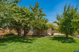 380 S 7th St, Lebanon, OR 97355 - Photo 2