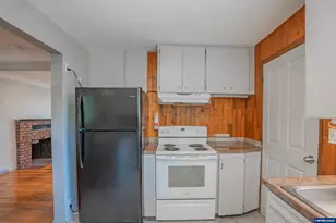 380 S 7th St, Lebanon, OR 97355 - Photo 8