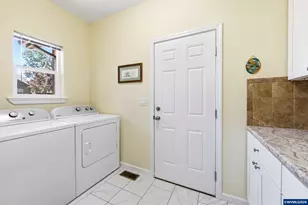 628 NW Hillcrest Dr, Dallas, OR 97338 - Photo 14