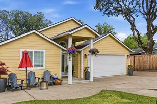1267 NW Grant St, Philomath, OR 97370 - Photo 2