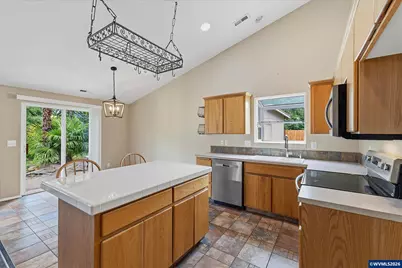 1302 SW Darci Dr, McMinnville, OR 97128 - Photo 10