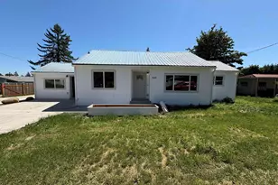 840 SW Cherry St, Willamina, OR 97396 - Photo 1