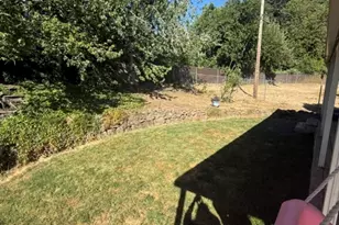 302 SE Needham St, Dallas, OR 97338 - Photo 6
