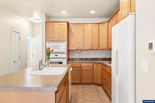 1703 Webb Lake Dr, Silverton, OR 97381 - Photo 28
