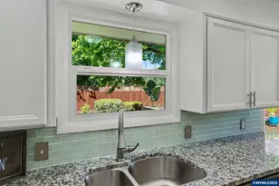 1525 Evergreen Ave NE, Salem, OR 97301 - Photo 14