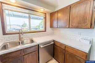 2025 Pine St, Florence, OR 97439 - Photo 10