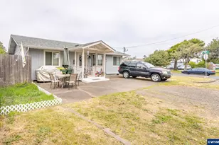 2025 Pine St, Florence, OR 97439 - Photo 18
