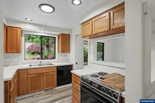 675 Fairview Ave SE, Salem, OR 97302 - Photo 10