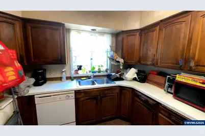 981 15th St NE, Salem, OR 97301 - Photo 8