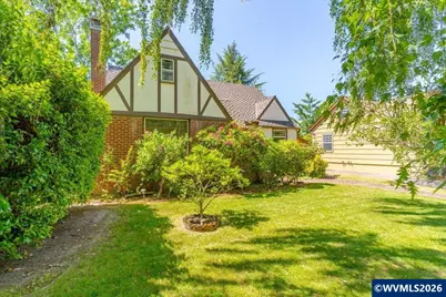 1245 18th St NE, Salem, OR 97301 - Photo 1