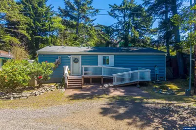 1232 SE 2nd Ct, Lincoln City, OR 97367 - Photo 10