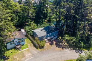 1232 SE 2nd Ct, Lincoln City, OR 97367 - Photo 14