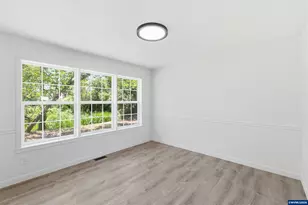 570 22nd Ave SW, Albany, OR 97322 - Photo 12