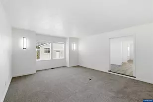 570 22nd Ave SW, Albany, OR 97322 - Photo 10