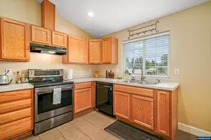 371 Hobson St, Stayton, OR 97383 - Photo 10