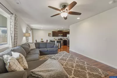 4989 Skylab Av NE, Salem, OR 97305 - Photo 2