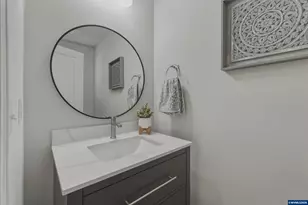 4989 Skylab Ave NE, Salem, OR 97305 - Photo 8