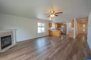 36 E Jadon Dr, Lebanon, OR 97355 - Photo 12