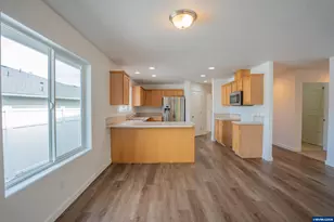 36 E Jadon Dr, Lebanon, OR 97355 - Photo 10
