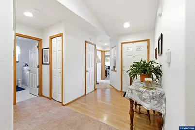 347 NE Fircrest Pl, McMinnville, OR 97128 - Photo 6