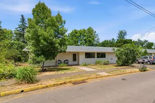 176 NE Azalea Dr, Corvallis, OR 97330 - Photo 2