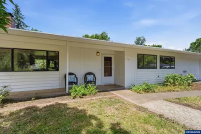176 NE Azalea Dr, Corvallis, OR 97330 - Photo 4