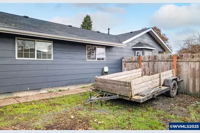 375 N 6th St, Harrisburg, OR 97446 - Photo 40