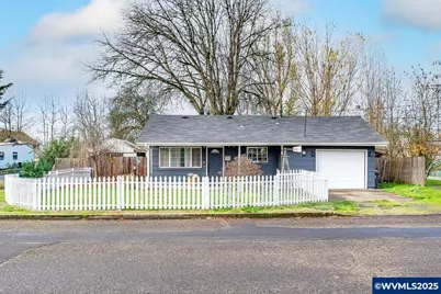 375 N 6th St, Harrisburg, OR 97446 - Photo 2