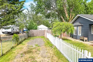 375 N 6th St, Harrisburg, OR 97446 - Photo 36