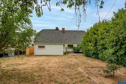 399 S Main St, Lebanon, OR 97355 - Photo 2