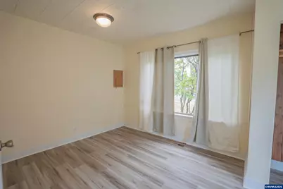 399 S Main St, Lebanon, OR 97355 - Photo 6