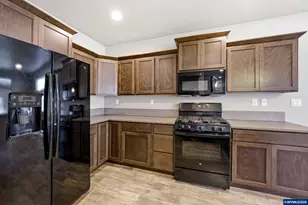 541 Derby St SE, Albany, OR 97322 - Photo 10