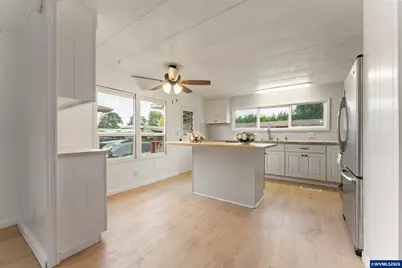 570 N 10th Av #6, Cornelius, OR 97113 - Photo 4