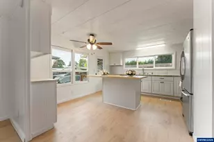 570 N 10th Av, Cornelius, OR 97113 - Photo 4